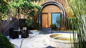 1 bedroom, desk, free WiFi, bed sheets