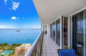 Property grounds - Long-Stay Comfort | Flexible Sleeping | StayCozy (Miami)