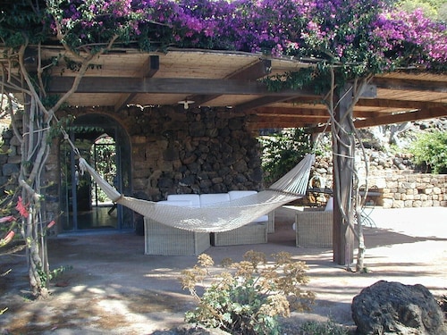 Ancient Dammuso with beautiful garden CIN: IT081014C2QNZ3XVTN