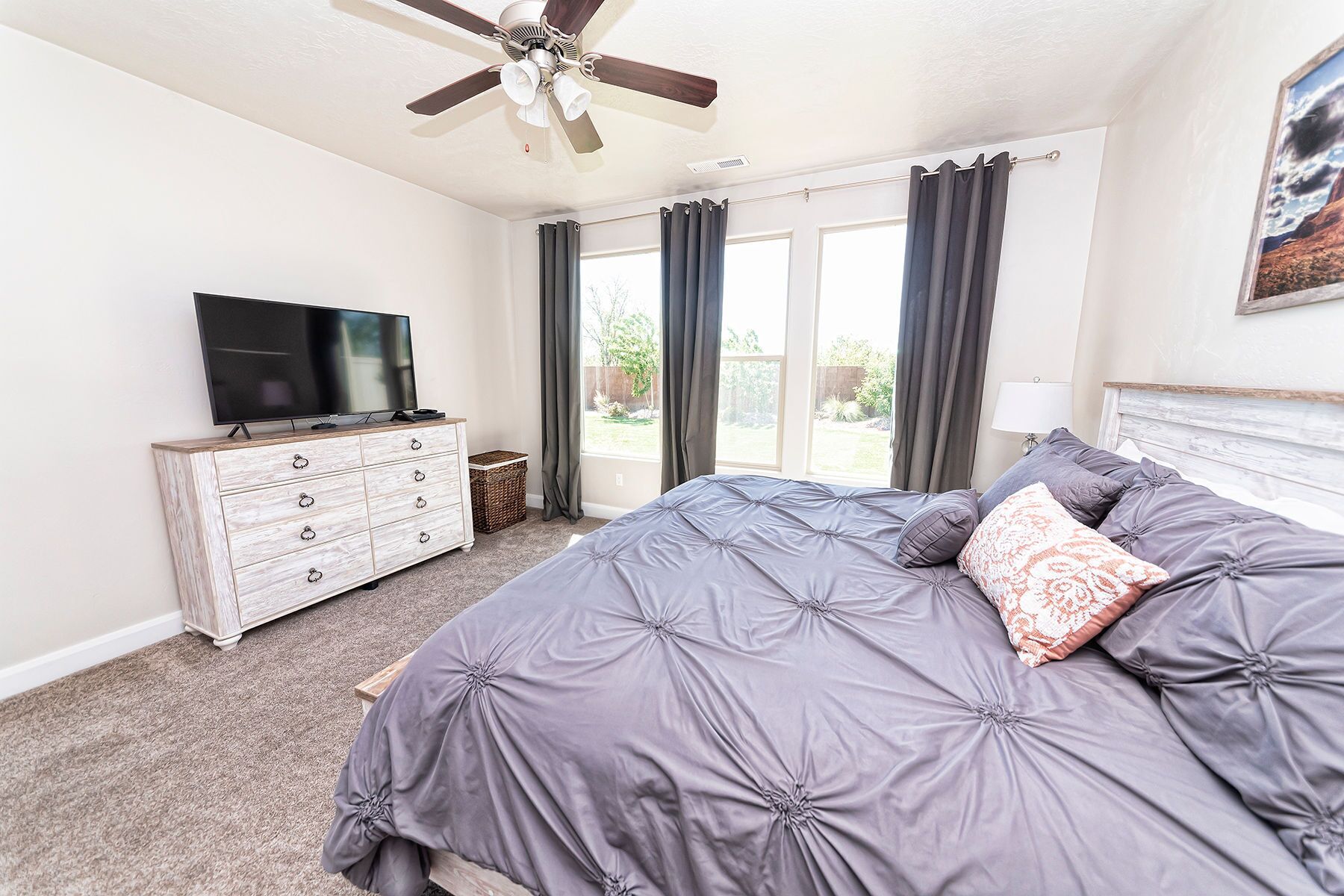 Beautiful Newer Home near Zion St. George Tuacahn and Sand Hollow