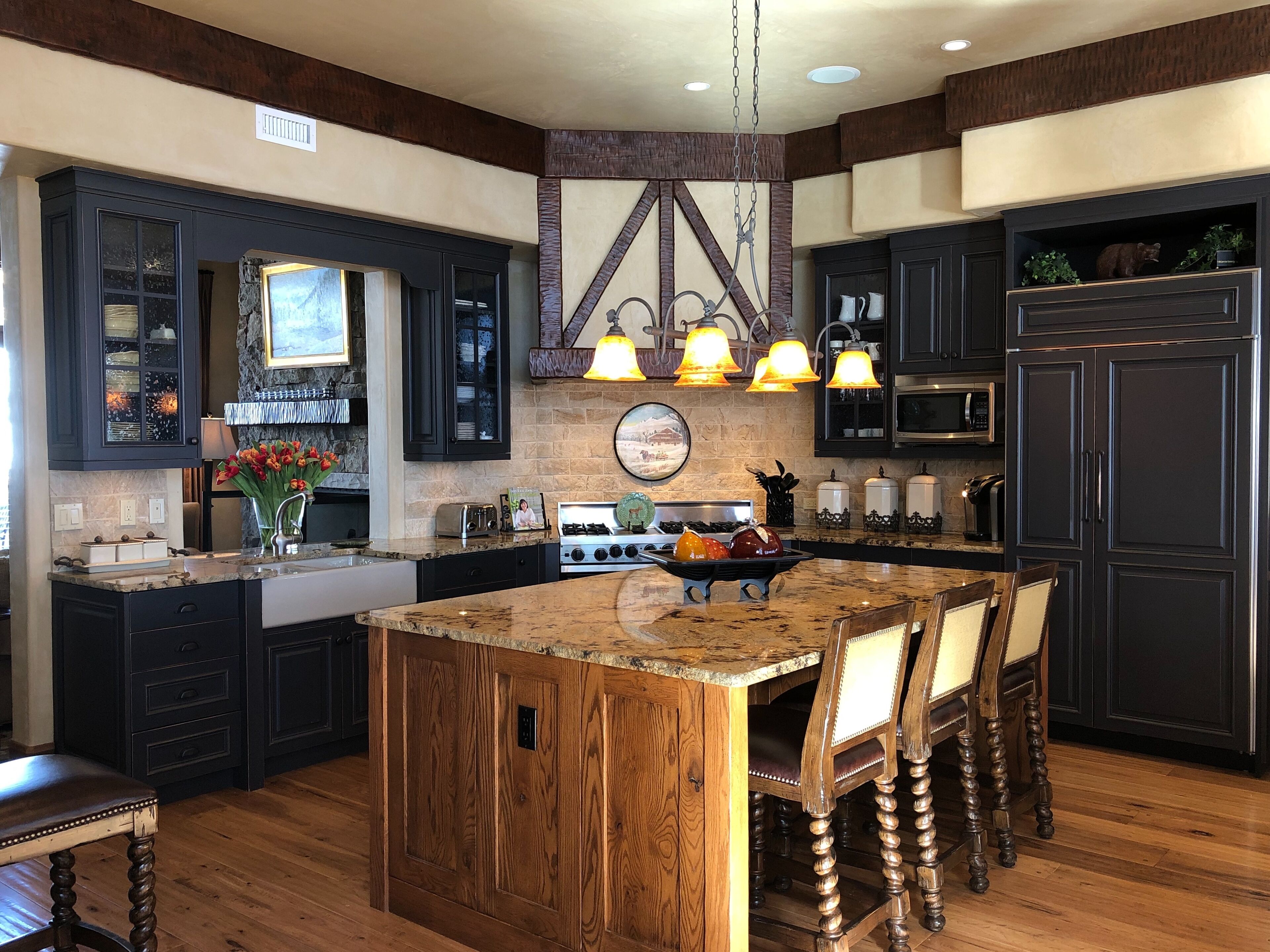 SKI-IN SKI-OUT LUXURY Town Home! Walk to Beaver Creek Village with Hot Tub!