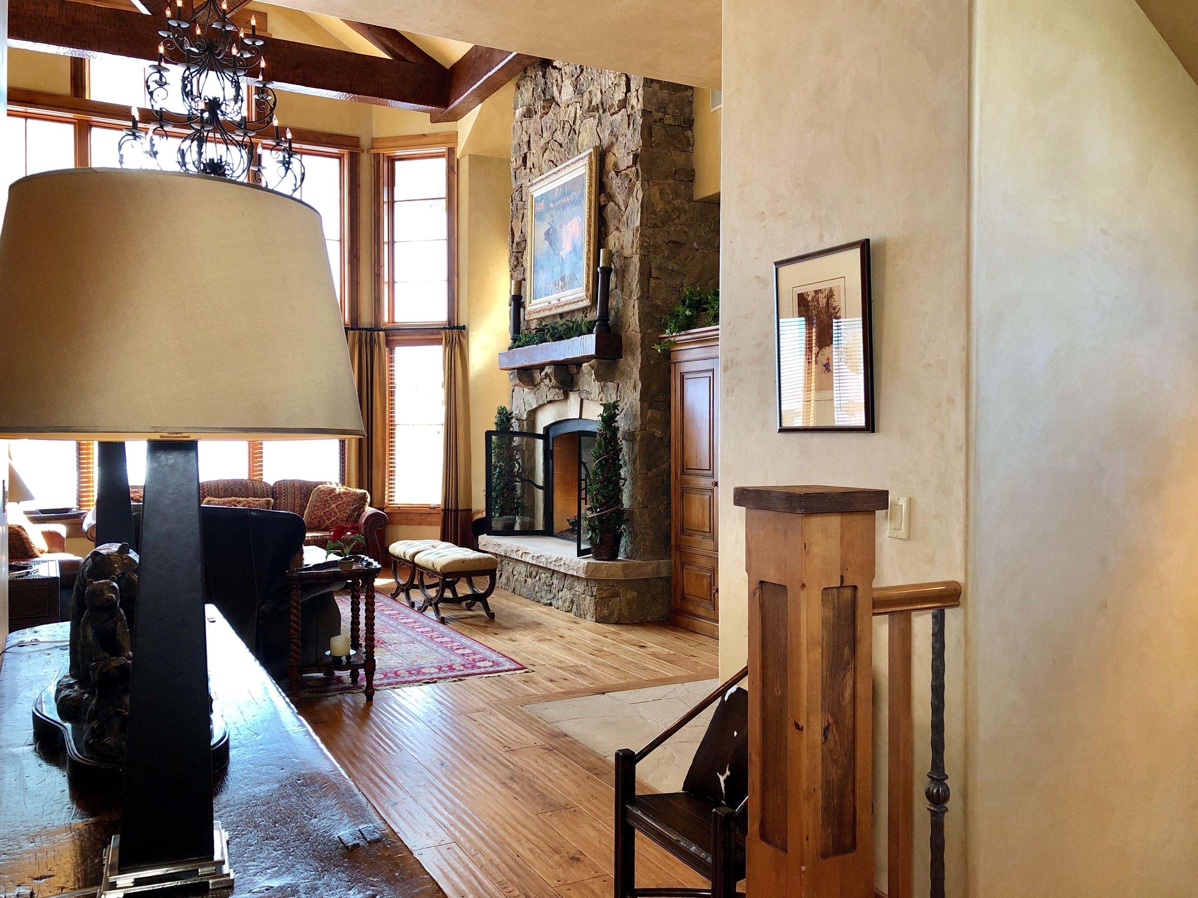 SKI-IN SKI-OUT LUXURY Town Home! Walk to Beaver Creek Village with Hot Tub!