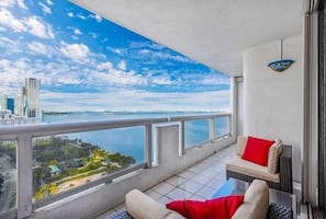 Property grounds - Bayfront Long-Stay | Premium Amenities | StayCozy (Miami)