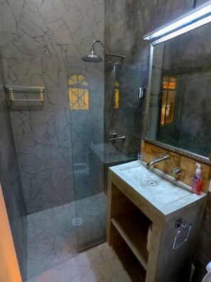Towels, shampoo, toilet paper - Spacious studio- Casa Tres Lunas # 2 (5 de Diciembre)