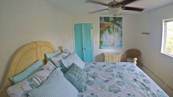 2 bedrooms, iron/ironing board, WiFi, bed sheets