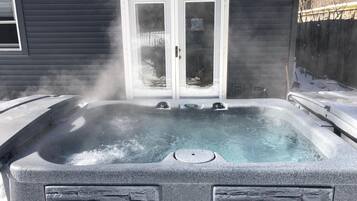Bain à remous extérieur
