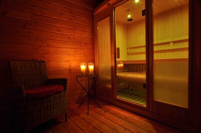 Gîte "L'Anglin" in 160 ha estate with heated swimming pool, Spa-Sauna 