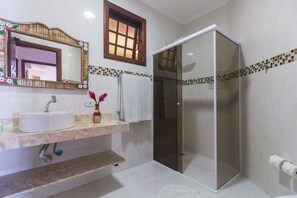 Chambre Familiale, vue océan | Salle de bain