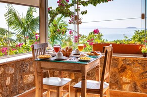 Desayuno a la carta incluido todos los días 