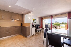 Interior - Ground floor Apartment with direct beach access · PLAYAMERO 225 (Salou)