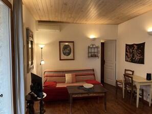 تلفزيون ذكي، كُتُب، ستيريو