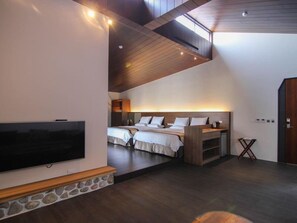 Deluxe Quadruple Room, City View | Individually decorated, individually furnished, desk, blackout drapes - Tainan Laiyu Family Suite (Tainan)