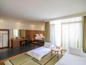 Elite-Vierbettzimmer, 2 Doppelbetten, Stadtblick | Ausblick vom Zimmer