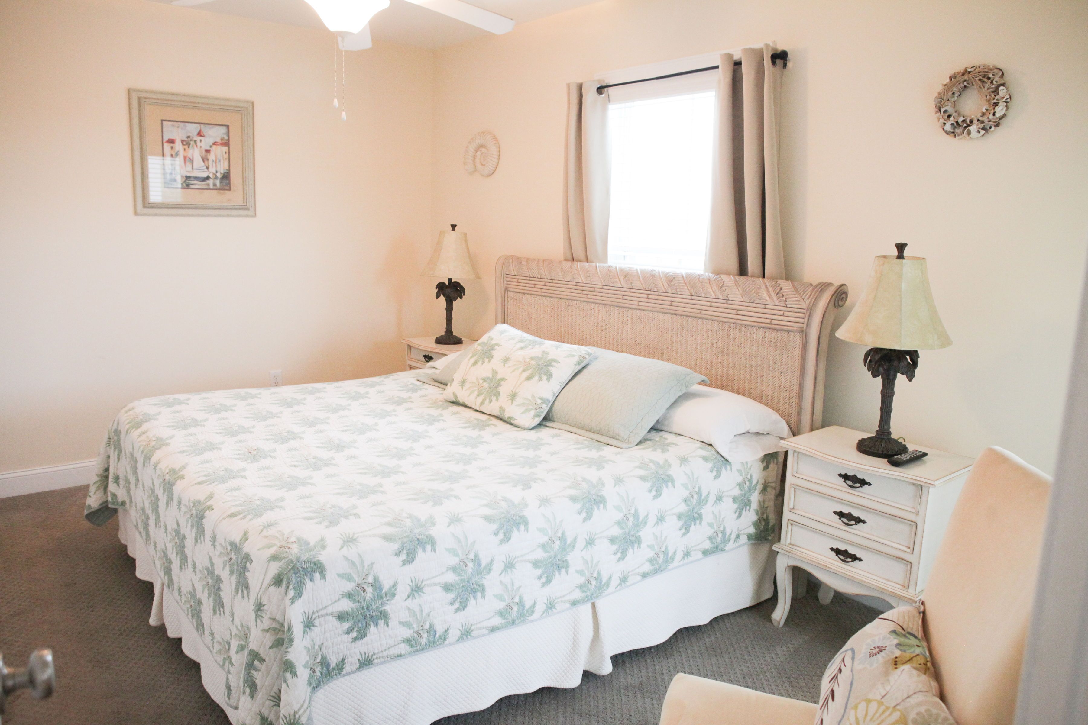 Silver Belles, NO CONTACT CHECK IN, STEPS TO THE BEACH, FREE PARKING & WIFI