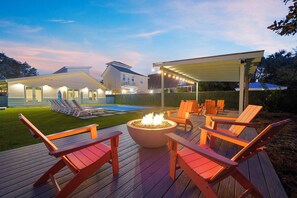 Terrace/patio - Sugar Shack - Beach House with Large Pool & Outdoor Space (Destin)