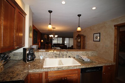 Ski Vail  Great location , short walk to Gondola. 
Pet friendly

STR #004744