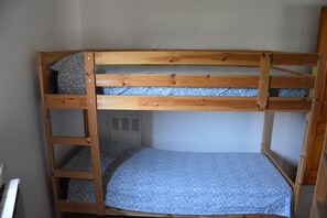 3 bedrooms, iron/ironing board, travel cot, free WiFi - Castiglione A Casauria: House / Villa - CASTIGLIONE A CASAURIA (Castiglione a Casauria)