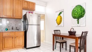 Interior - Cute 1 bed 1 bath Apt in Sunny and Hip Mission District (San Francisco)