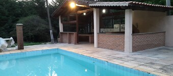 Field townhouse with Fish-Pay at the door