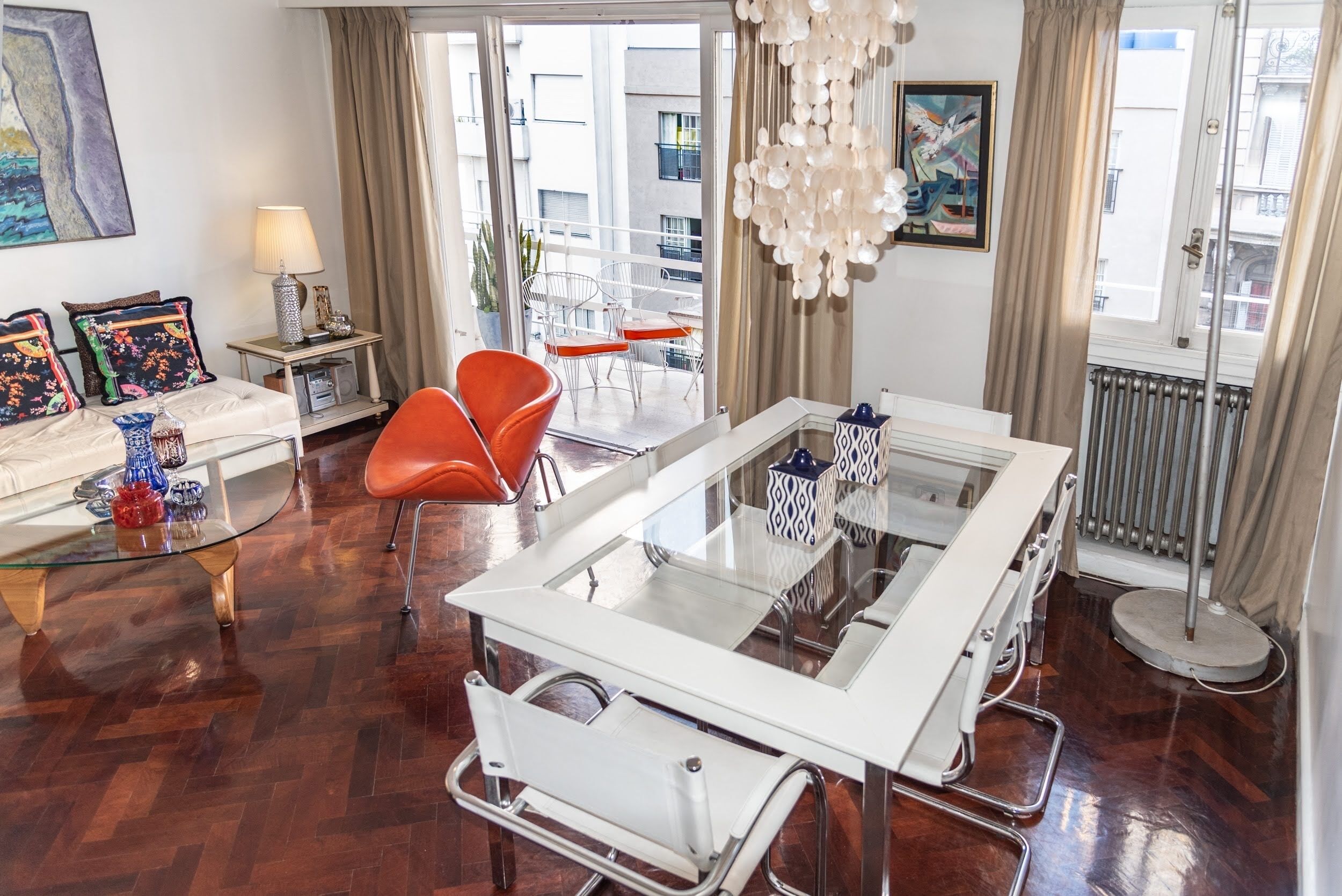 Very confortable, spacious  and stylish, a very special apartment.