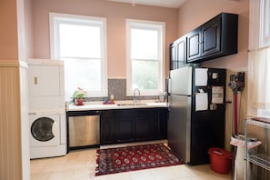 冰箱、微波炉、烤箱、炉灶