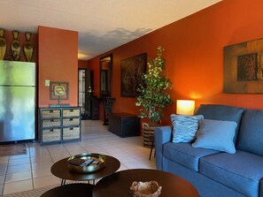 Smart TV, books, stereo