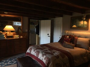 1 多间卧室、上网接入、床单