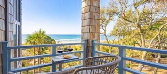 Oceanfront Retreat for Two Couples