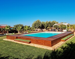 Outdoor pool - Swimming pool, 2 km from the village, an oasis of peace among the olive tree (Polignano A Mare)