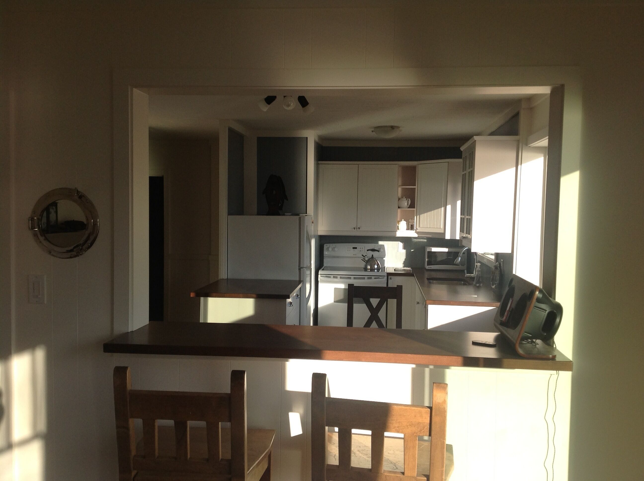 Beach Front Cottage in Maple Bay