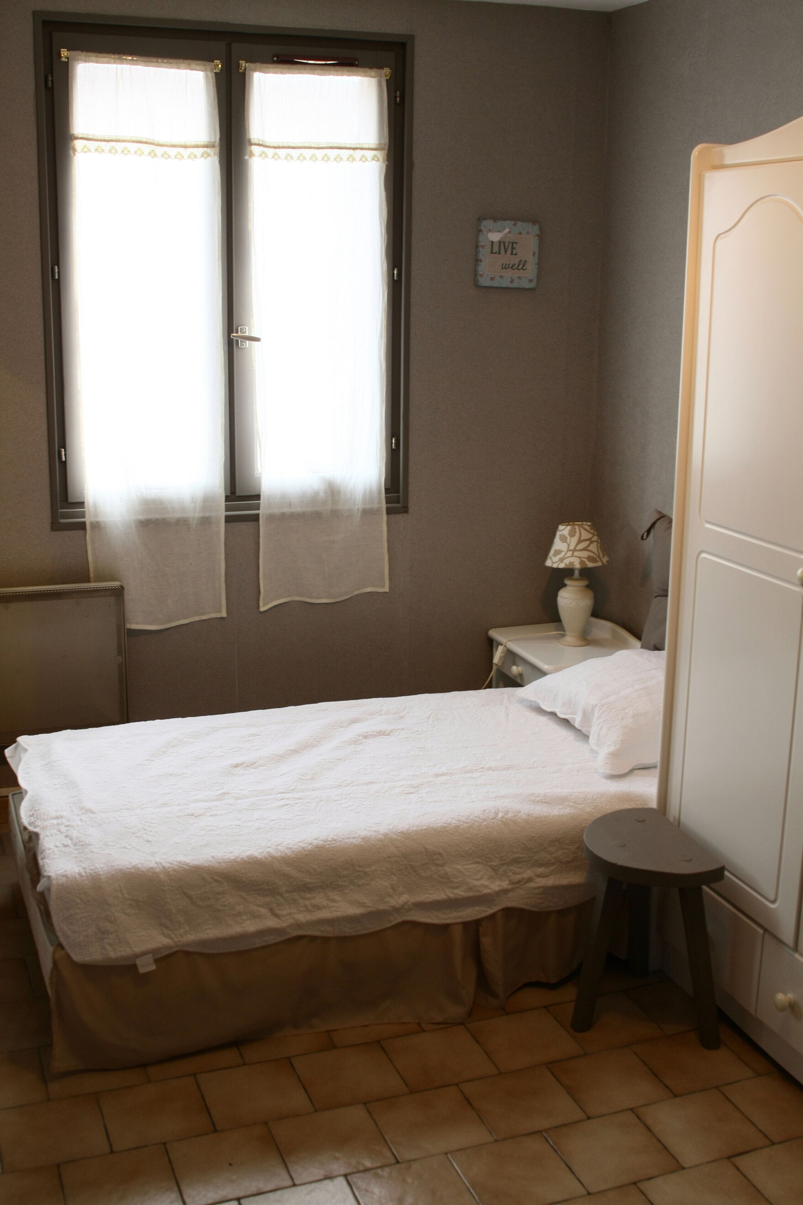 Romantic style cottage for 4 to 6 people