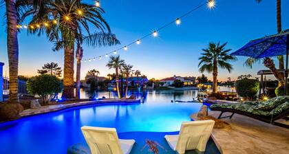 Immaculate Val Vista Lakes Waterfront Resort -tyyli kotiin porteilla