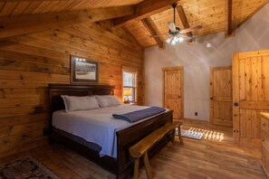 4 soverom, strykejern/-brett, wi-fi og sengetøy