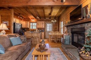 TV, peis, DVD-spiller og PC-skjermer