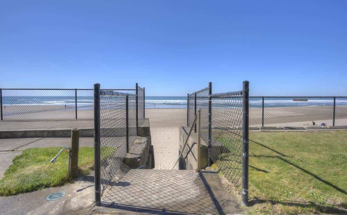 靠近海滩