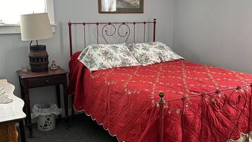 3 bedrooms, desk, travel crib, free WiFi