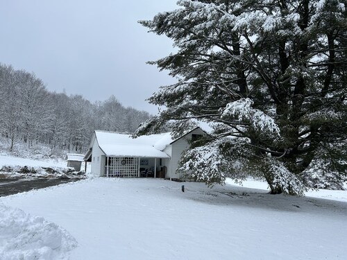 Douglas Place - maalaismainen mökki Armeniassa