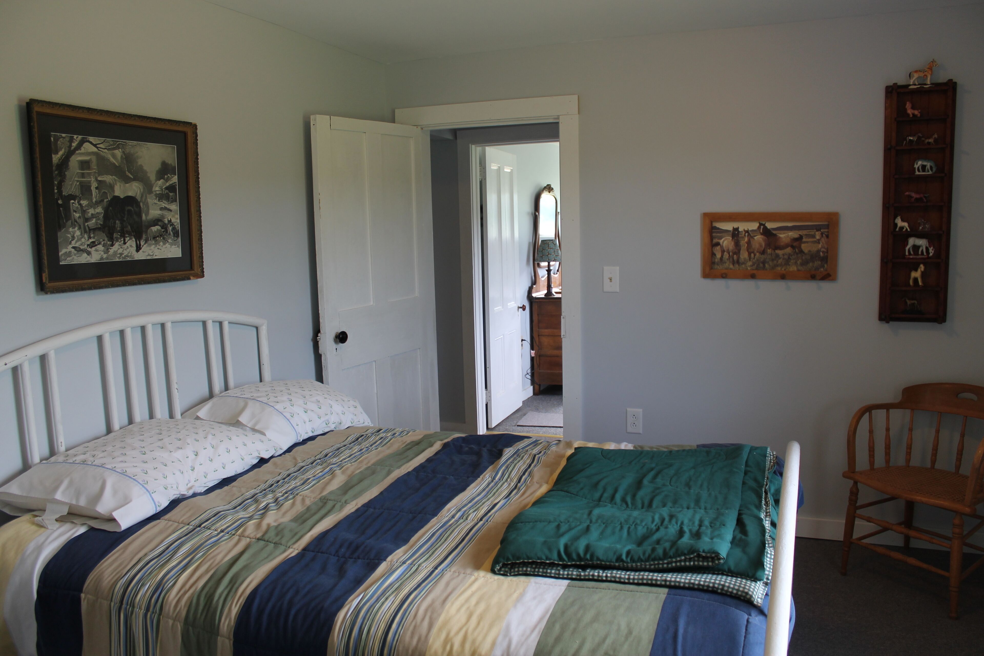 The Douglas Place - A Rustic Cabin on Armenia Mountain