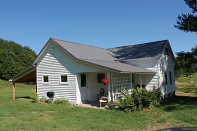 El Douglas Place - una cabaña rústica en Armenia Montaña