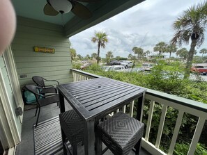 Outdoor dining - Beach, Pool 1st Floor Unit Beautiful Isle of Palms Near Charleston (Isle of Palms, SC)
