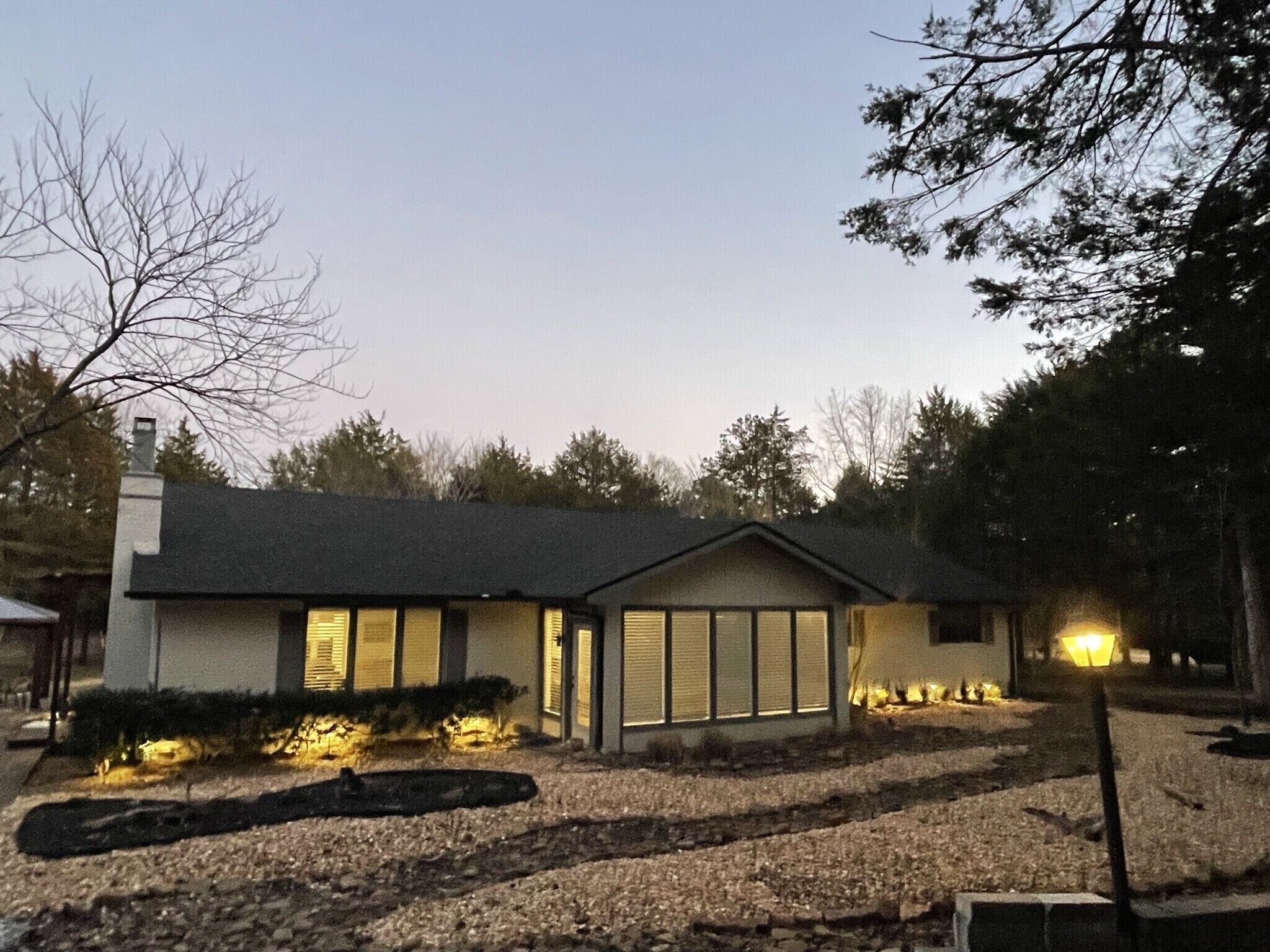 Fabulous Lake Front Home(Flat walk to water) For Your Enjoyment Of Beaver Lake!