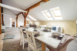 Dining - ** TOP design TOP location TOP service ** (Prague)