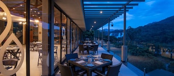 Niraamaya Retreats Samroha Athirappilly