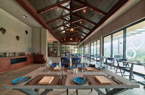 Breakfast, lunch, dinner and brunch served - Niraamaya Retreats Samroha Athirappilly (Chalakudy)