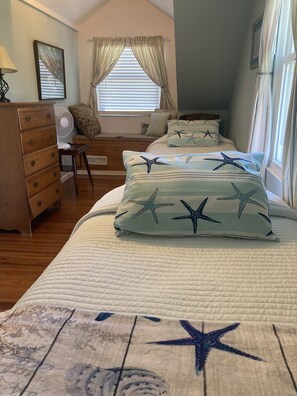 4 bedrooms, free WiFi, bed sheets - BEAUTIFUL PEACEFUL, SCENIC, ENJOY CRABS N FISH MEMORABLE, FREE TOUR OF AREA! (Fishing Creek)