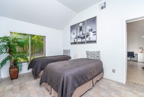 4 bedrooms, desk, iron/ironing board, WiFi