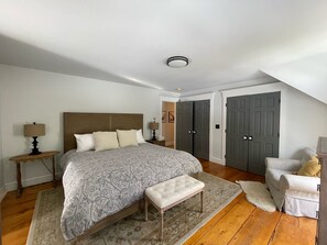 4 chambres, fer et planche à repasser, lit parapluie, Wi-Fi gratuit