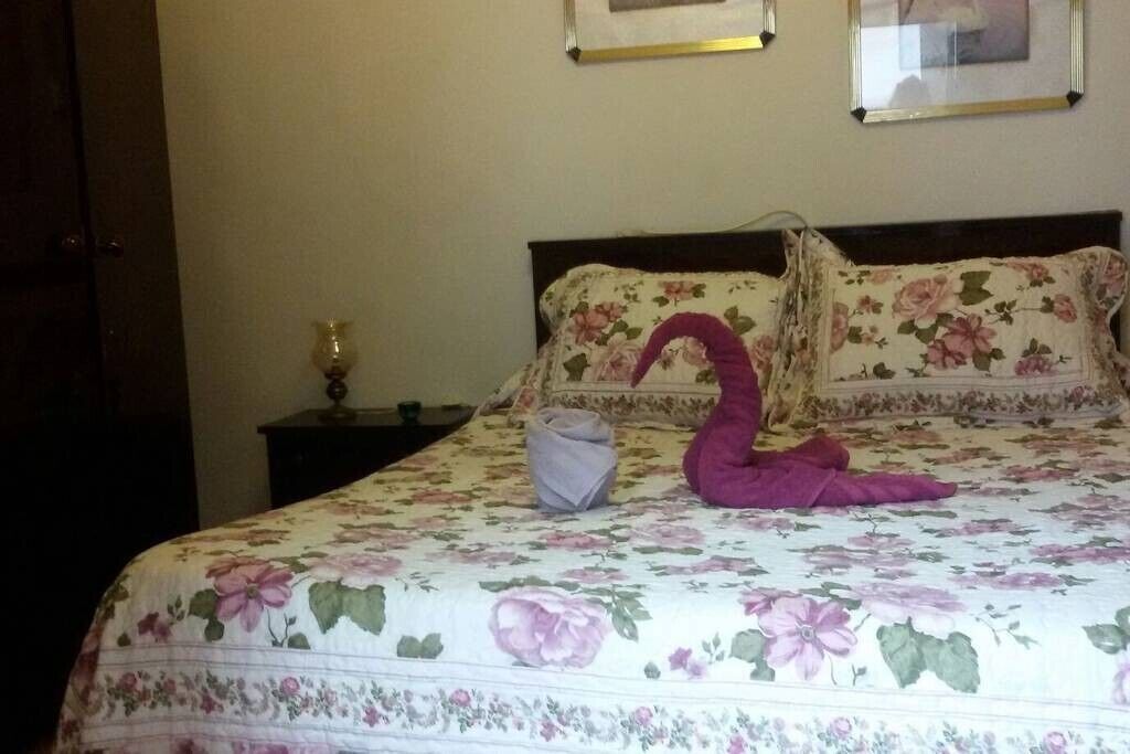 2 bedrooms, desk, iron/ironing board, travel crib