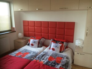 4 chambres, fer et planche à repasser, Wi-Fi, draps fournis