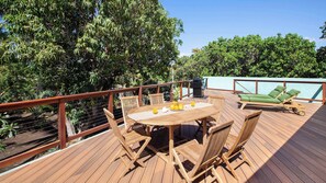 屋外ダイニングエリア